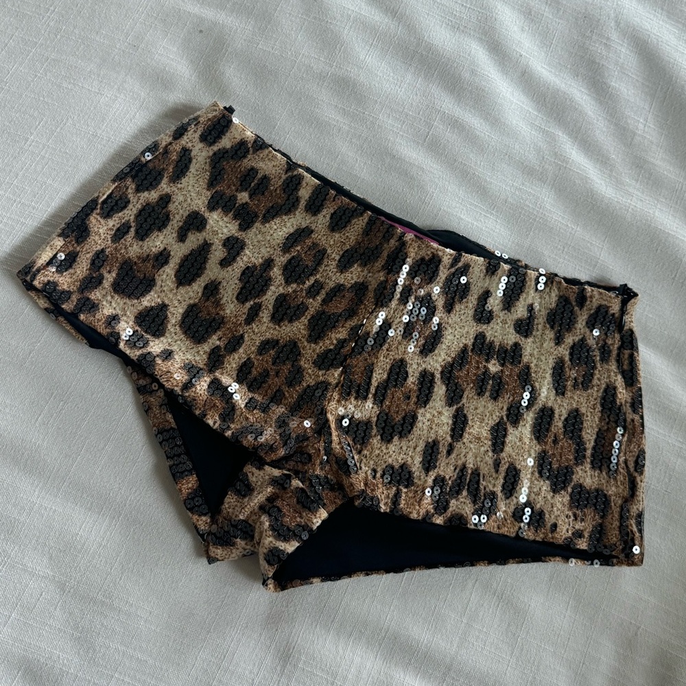 NWT edikted cheetah mini shorts
